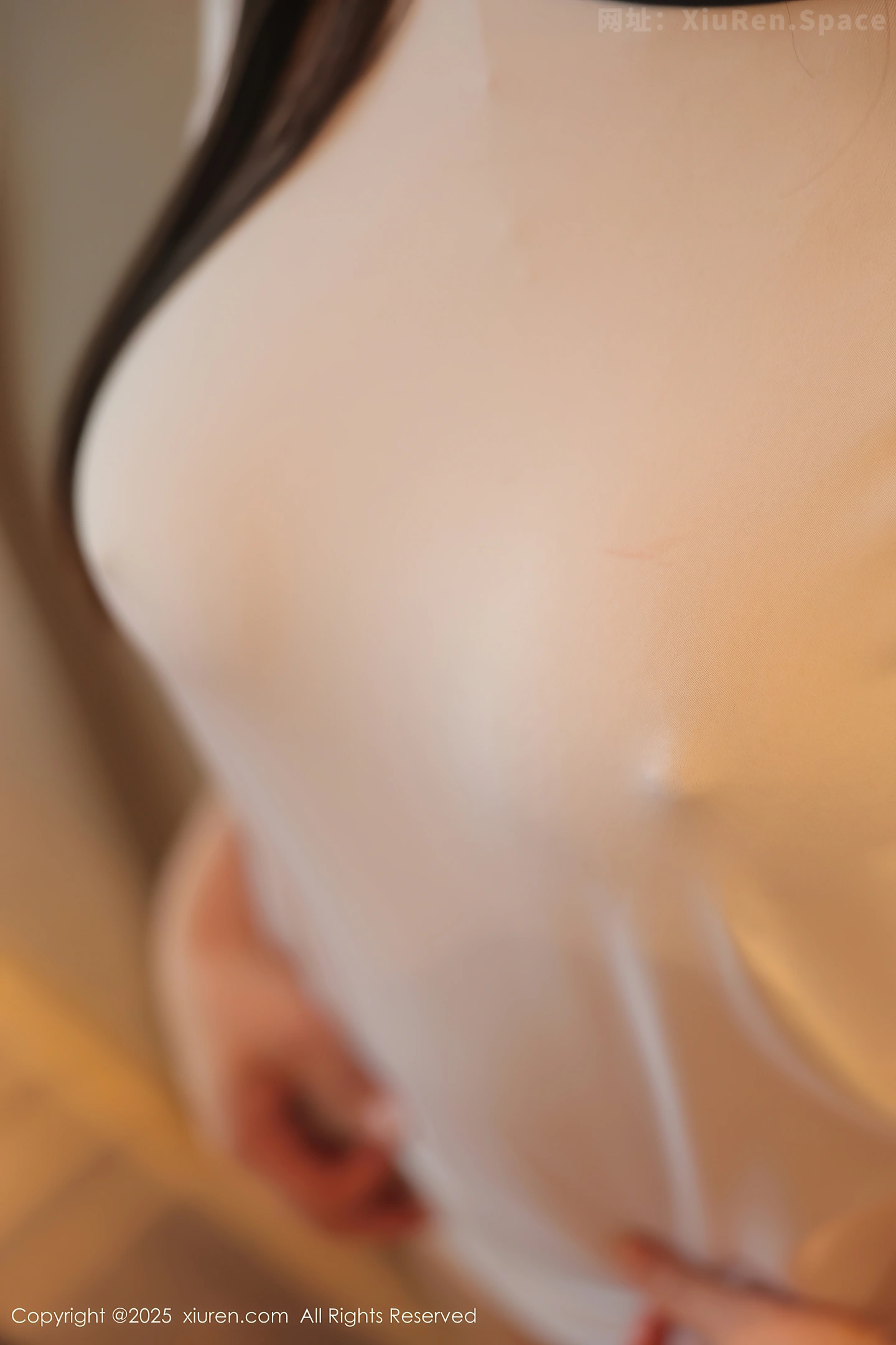 图片[2]-[XiuRen秀人网] VOL.9766 模特爱酱里浴室场景性感白色T配白丝袜半脱秀惹火身材诱惑写真81P-秀人网官方网站